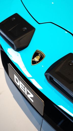 Lamborghini Huracán I, 2024 купе спорт класса в Дубае от DEIZ голубой цвет | AUTO.AE