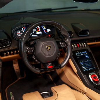 Lamborghini Huracán I, 2022 родстер спорт класса в Дубае от DEIZ зеленый цвет | AUTO.AE
