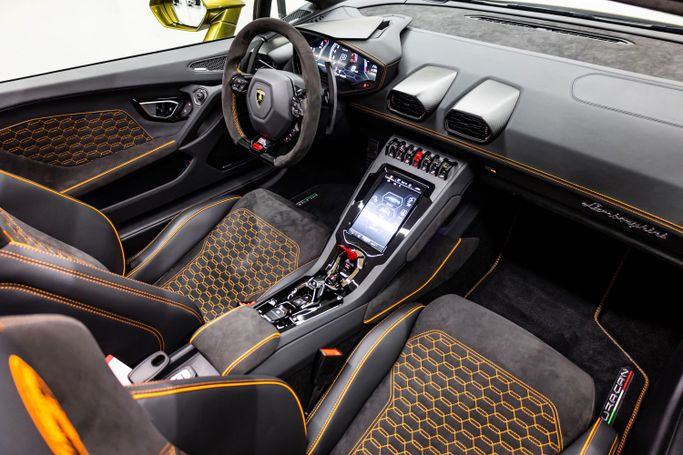 Новый Lamborghini Huracán I, 5.2 л, 2024 в Дубае от PUPIL OF FATE MOTORS Зеленый цвет. Европейская | AUTO.AE
