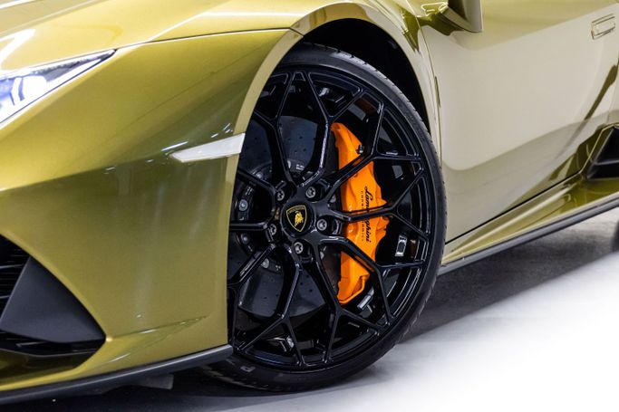 Новый Lamborghini Huracán I, 5.2 л, 2024 в Дубае от PUPIL OF FATE MOTORS Зеленый цвет. Европейская | AUTO.AE