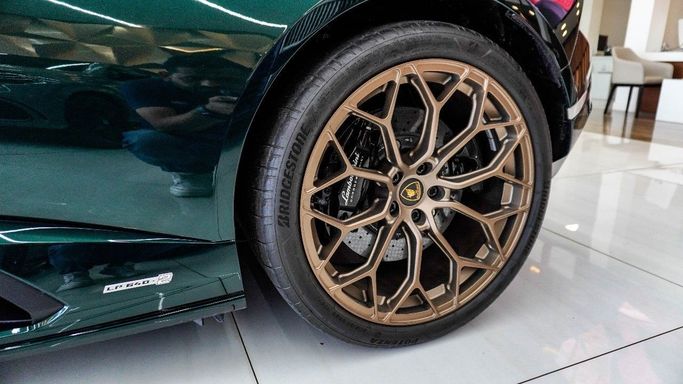 Новый Lamborghini Huracán Tecnica I Рестайлинг, 5.2 л, 2023 в Дубае от 777 CARS Зеленый цвет. Европейская | AUTO.AE