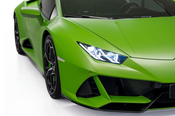 Подержанный Lamborghini Huracán I, 5.2 л, 2024 в Дубае от PUPIL OF FATE MOTORS Зеленый цвет. GCC | AUTO.AE