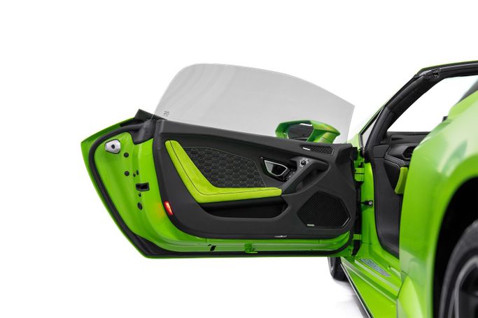 Подержанный Lamborghini Huracán I, 5.2 л, 2024 в Дубае от PUPIL OF FATE MOTORS Зеленый цвет. GCC | AUTO.AE