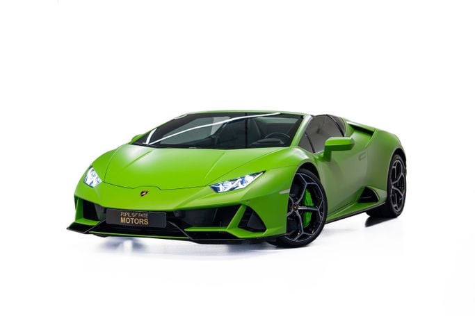 Подержанный Lamborghini Huracán I, 5.2 л, 2024 в Дубае от PUPIL OF FATE MOTORS Зеленый цвет. GCC | AUTO.AE