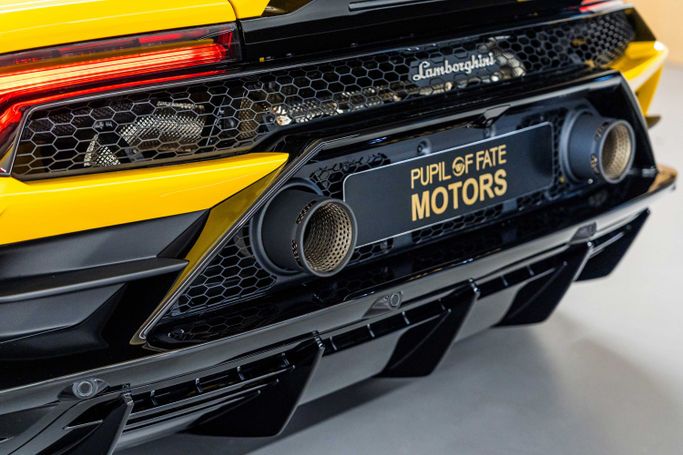 Новый Lamborghini Huracán I Рестайлинг, 5.2 л, 2024 в Дубае от PUPIL OF FATE MOTORS Желтый цвет. Европейская | AUTO.AE