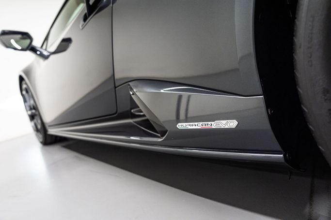 Новый Lamborghini Huracán I Рестайлинг, 5.2 л, 2024 в Дубае от PUPIL OF FATE MOTORS Серый цвет. Европейская | AUTO.AE