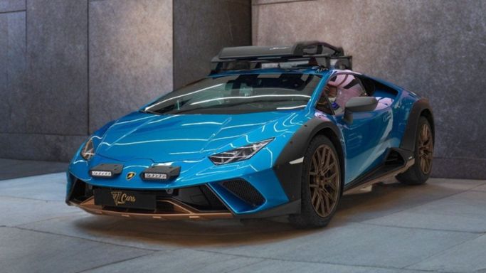 Подержанный Lamborghini Huracán Sterrato I Рестайлинг, 5.2 л, 2024 в Дубае от 777 CARS Синий цвет. GCC | AUTO.AE