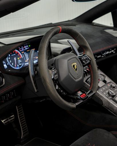 Подержанный Lamborghini Huracán I Рестайлинг, 5.2 л, 2019 в Дубае от GCC Super Motors Красный цвет. GCC | AUTO.AE