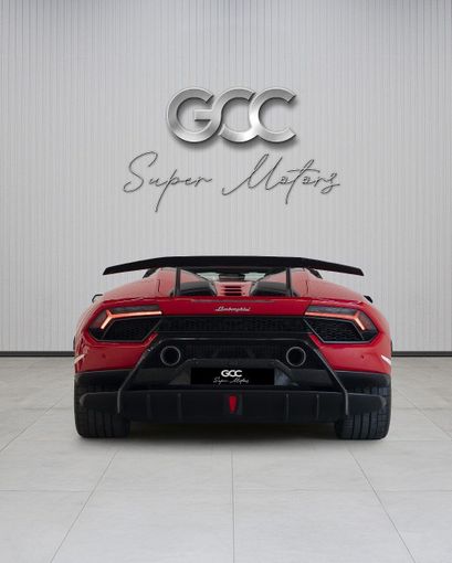 Подержанный Lamborghini Huracán I Рестайлинг, 5.2 л, 2019 в Дубае от GCC Super Motors Красный цвет. GCC | AUTO.AE