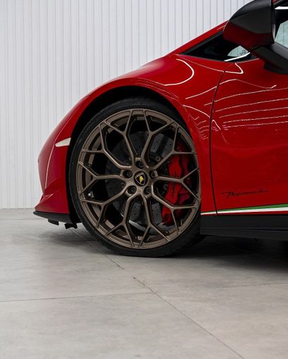 Подержанный Lamborghini Huracán I Рестайлинг, 5.2 л, 2019 в Дубае от GCC Super Motors Красный цвет. GCC | AUTO.AE