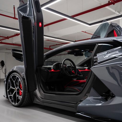 Lamborghini Revuelto, 2024 купе спорт класса в Дубае от DEIZ серый цвет | AUTO.AE