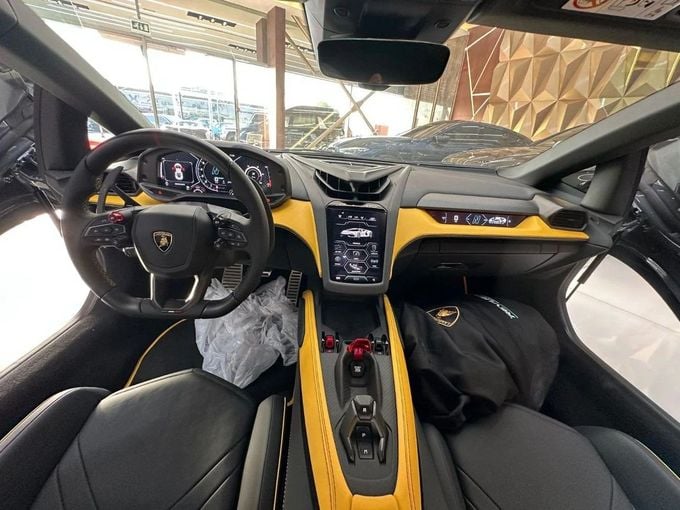 Новый Lamborghini Revuelto, 6.5 л, 2024 в Дубае от Orient Auto FZE Серый цвет. GCC | AUTO.AE