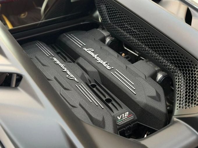 Новый Lamborghini Revuelto, 6.5 л, 2024 в Дубае от Orient Auto FZE Серый цвет. GCC | AUTO.AE