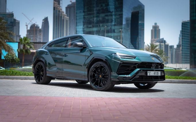 Lamborghini Urus I, 2022 внедорожник 5 дв. спорт класса в Дубае от POF RENTAL зеленый цвет | AUTO.AE