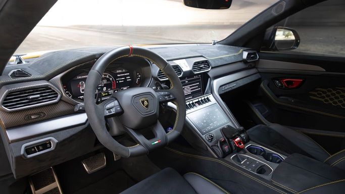 Lamborghini Urus Performante I Рестайлинг, 2023 внедорожник 5 дв. performante спорт класса в Дубае от AVA car rental желтый цвет | AUTO.AE