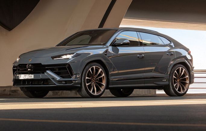 Lamborghini Urus S I Рестайлинг, 2023 внедорожник 5 дв. s спорт класса в Дубае от AVA car rental серый цвет | AUTO.AE
