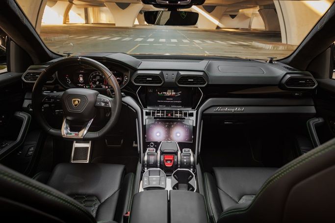 Lamborghini Urus S I Рестайлинг, 2023 внедорожник 5 дв. s спорт класса в Дубае от AVA car rental зеленый цвет | AUTO.AE