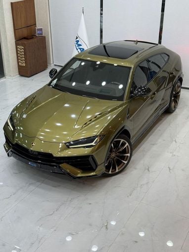 Used Lamborghini Urus S I Facelift, 4.0 l, 2023 in Dubai by 4 Matic Motors, Green color. GCC Specs | AUTO.AE