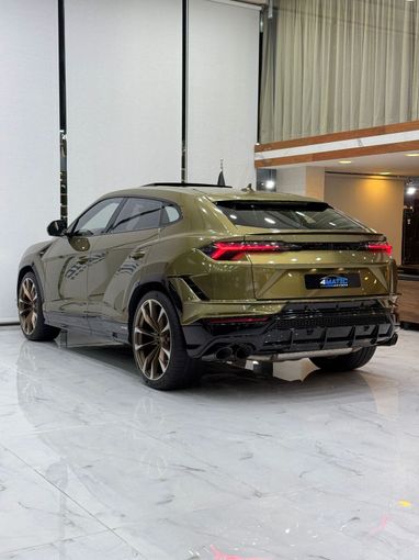 Подержанный Lamborghini Urus S I Рестайлинг, 4.0 л, 2023 в Дубае от 4 Matic Motors Зеленый цвет. GCC | AUTO.AE