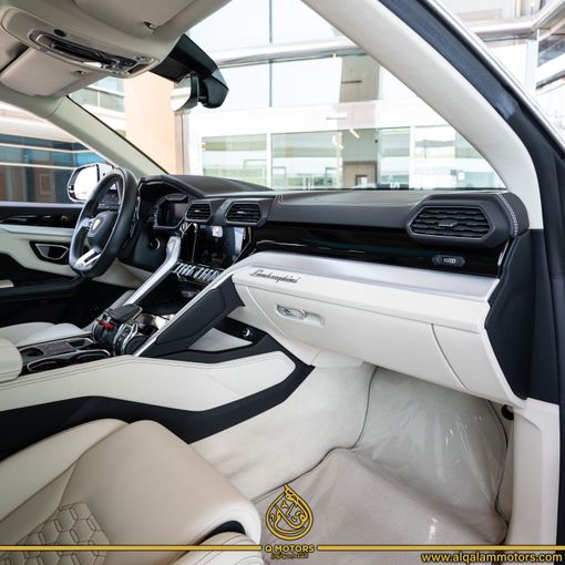 Подержанный Lamborghini Urus I, 4.0 л, 2021 в Дубае от Q Motors Белый цвет. Японская | AUTO.AE