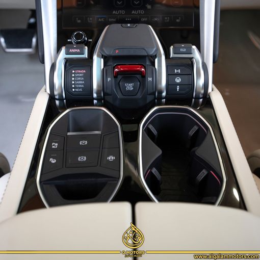 Подержанный Lamborghini Urus I, 4.0 л, 2021 в Дубае от Q Motors Белый цвет. Японская | AUTO.AE
