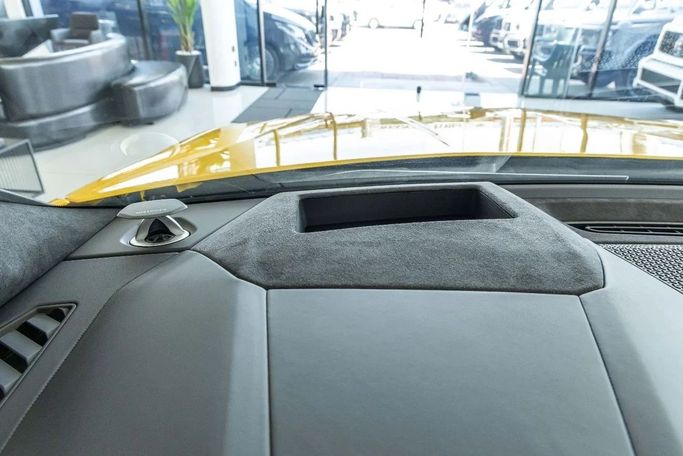 جديدة Lamborghini Urus S أنا شد الوجه, 4.0 l, 2024 في في دبي من Laith Alobaidi Motors، اللون أصفر. المواصفات الأوروبية | AUTO.AE