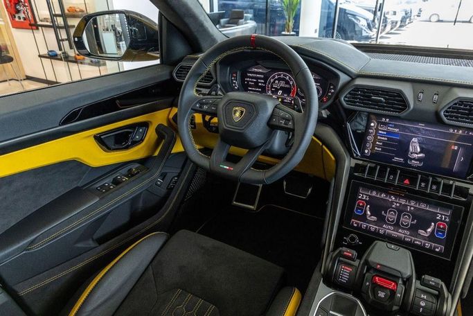 جديدة Lamborghini Urus S أنا شد الوجه, 4.0 l, 2024 في في دبي من Laith Alobaidi Motors، اللون أصفر. المواصفات الأوروبية | AUTO.AE