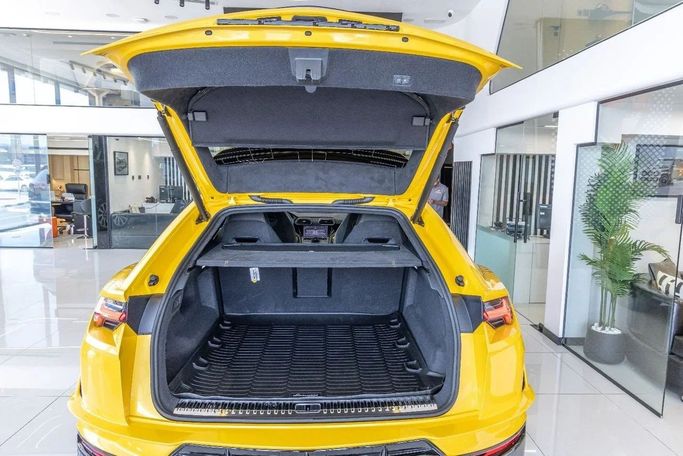 جديدة Lamborghini Urus S أنا شد الوجه, 4.0 l, 2024 في في دبي من Laith Alobaidi Motors، اللون أصفر. المواصفات الأوروبية | AUTO.AE