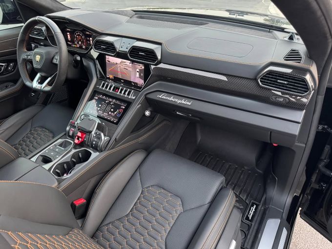 Подержанный Lamborghini Urus S I Рестайлинг, 4.0 л, 2022 в Дубае от Saeed Auto Черный цвет. Японская | AUTO.AE
