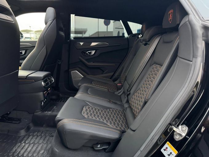 Подержанный Lamborghini Urus S I Рестайлинг, 4.0 л, 2022 в Дубае от Saeed Auto Черный цвет. Японская | AUTO.AE