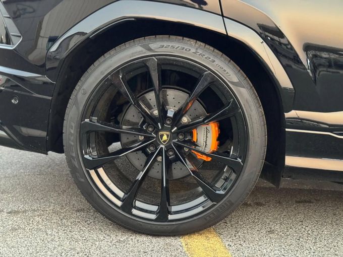 Подержанный Lamborghini Urus S I Рестайлинг, 4.0 л, 2022 в Дубае от Saeed Auto Черный цвет. Японская | AUTO.AE