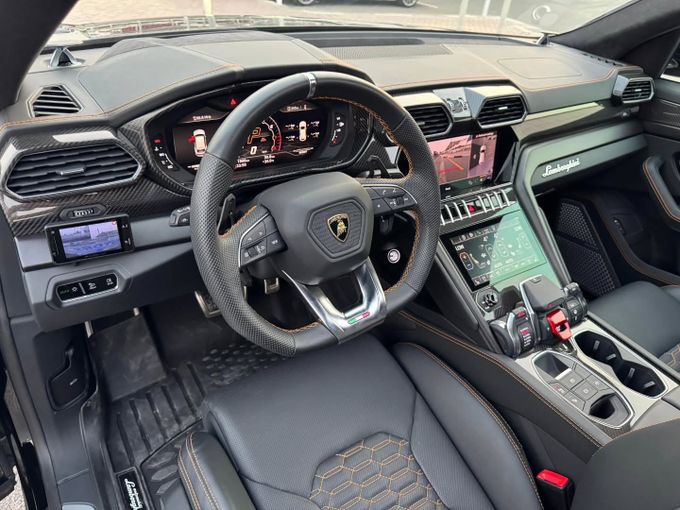 Подержанный Lamborghini Urus S I Рестайлинг, 4.0 л, 2022 в Дубае от Saeed Auto Черный цвет. Японская | AUTO.AE