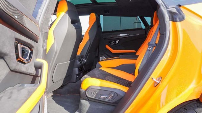 Подержанный Lamborghini Urus Performante I Рестайлинг, 4.0 л, 2024 в Дубае от F7 Motors Оранжевый цвет. Европейская | AUTO.AE