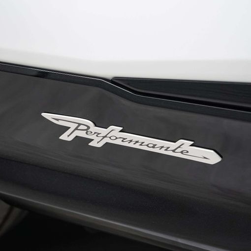 Used Lamborghini Urus Performante I Facelift, 4.0 l, 2023 in Dubai by AAA Motors, White color. Other | AUTO.AE