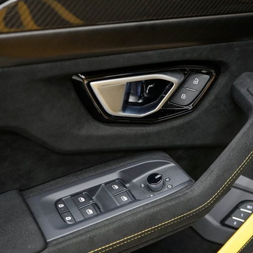 Подержанный Lamborghini Urus Performante I Рестайлинг, 4.0 л, 2024 в Дубае от AAA Motors Желтый цвет. Европейская | AUTO.AE