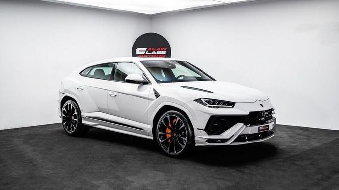 Подержанный Lamborghini Urus S I Рестайлинг, 4.0 л, 2024 в Дубае от Al Ain Class Motors Белый цвет. Европейская | AUTO.AE