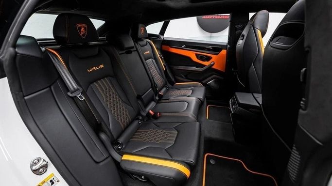 Подержанный Lamborghini Urus S I Рестайлинг, 4.0 л, 2024 в Дубае от Al Ain Class Motors Белый цвет. Европейская | AUTO.AE