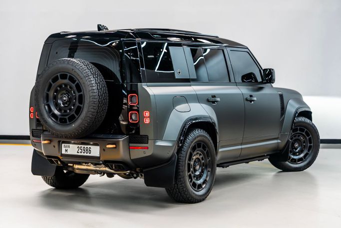 Land Rover Defender Octa II, 2025 внедорожник 5 дв. 110 стандарт класса в Дубае от POF RENTAL черный цвет | AUTO.AE