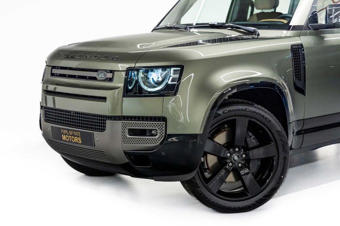 Новый Land Rover Defender 110 II, 5.0 л, 2025 в Дубае от PUPIL OF FATE MOTORS Зеленый цвет. GCC | AUTO.AE