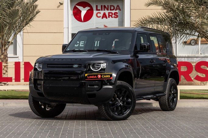 Подержанный Land Rover Defender 110 II, 3.0 л, 2023 в Дубае от Linda Cars Черный цвет. GCC | AUTO.AE