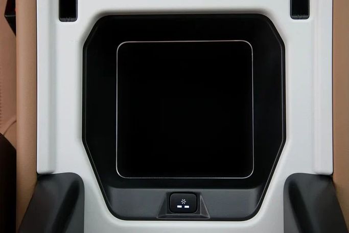 جديدة Land Rover Defender 110 ثانياً, 3.0 l, 2025 في في دبي من Mohammad Alkarak Motors، اللون أسود. مواصفات الخليج | AUTO.AE