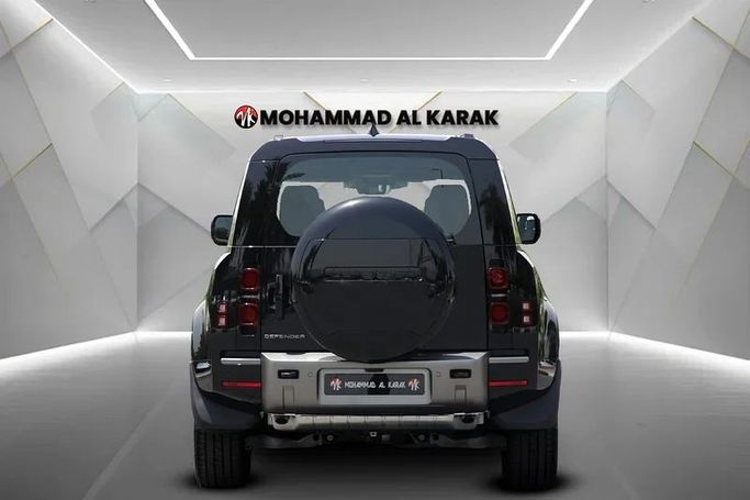 جديدة Land Rover Defender 110 ثانياً, 3.0 l, 2025 في في دبي من Mohammad Alkarak Motors، اللون أسود. مواصفات الخليج | AUTO.AE