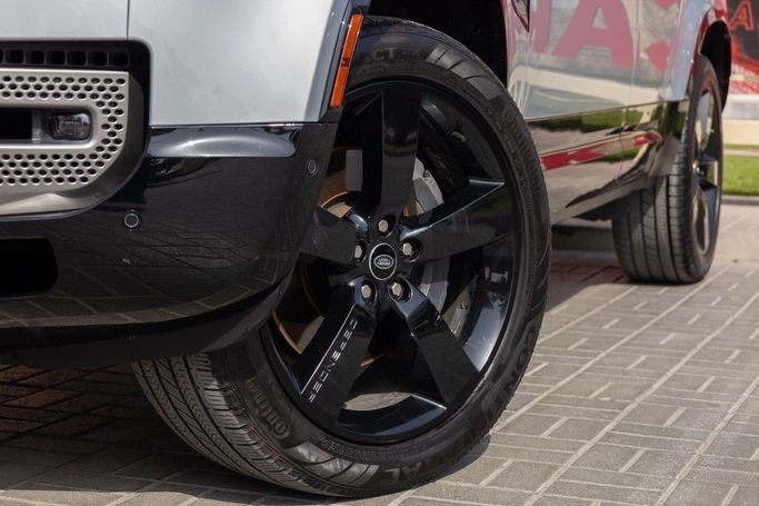 Used Land Rover Defender 110 II, 3.0 l, 2021 in Dubai by Linda Cars, Silver color. American Specs | AUTO.AE