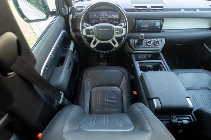Used Land Rover Defender 110 II, 3.0 l, 2021 in Dubai by Linda Cars, Silver color. American Specs | AUTO.AE