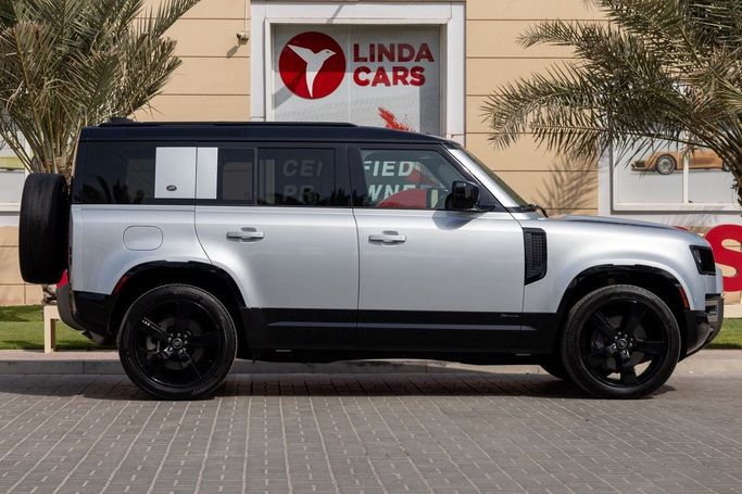 Used Land Rover Defender 110 II, 3.0 l, 2021 in Dubai by Linda Cars, Silver color. American Specs | AUTO.AE