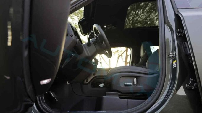 New Land Rover Defender Octa II, 4.4 l, 2025 in Dubai by Auto Max Group, Green color. GCC Specs | AUTO.AE