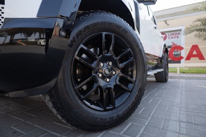 Used Land Rover Defender 110 II, 2.0 l, 2022 in Dubai by Linda Cars, White color. GCC Specs | AUTO.AE
