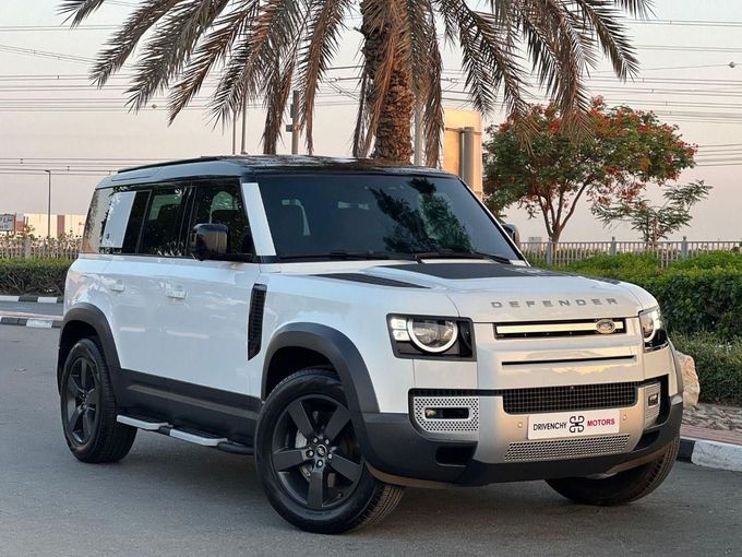 Подержанный Land Rover Defender 130 II, 3.0 л, 2023 в Дубае от Drivenchy Motors Белый цвет. GCC | AUTO.AE