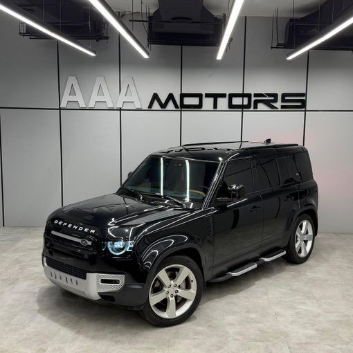 Подержанный Land Rover Defender P400 II, 3.0 л, 2024 в Дубае от AAA Motors Черный цвет. GCC | AUTO.AE