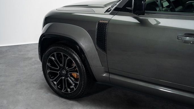 New Land Rover Defender Octa II, 4.4 l, 2025 in Dubai by Al Ain Class Motors, Green color. European Specs | AUTO.AE